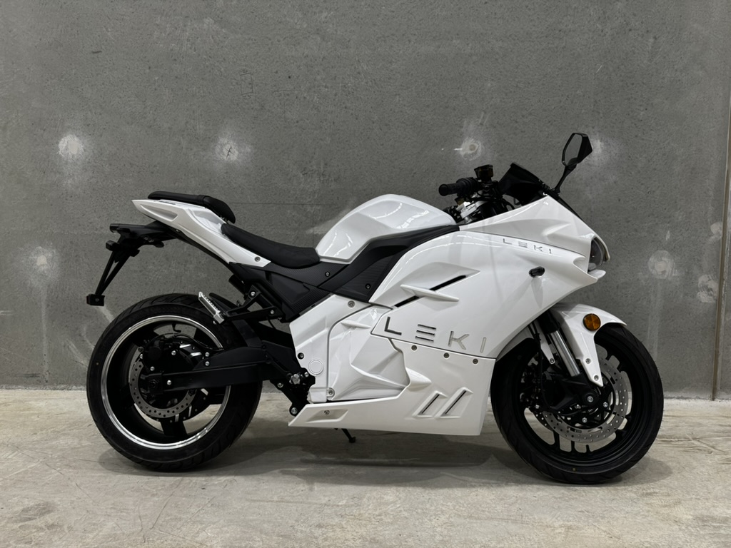 LEKI E1 in Pearl White — full side profile